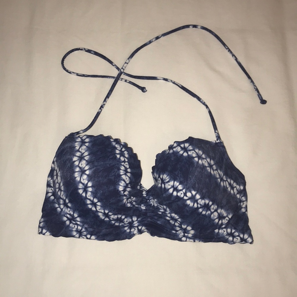 Never worn Victoria’s Secret bathing suit top